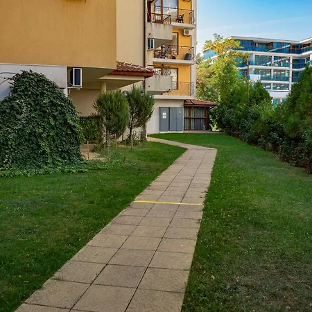 Menada Diamond Bay Апартаменты