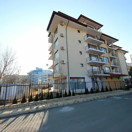 Menada Diamond Bay Апартаменты *